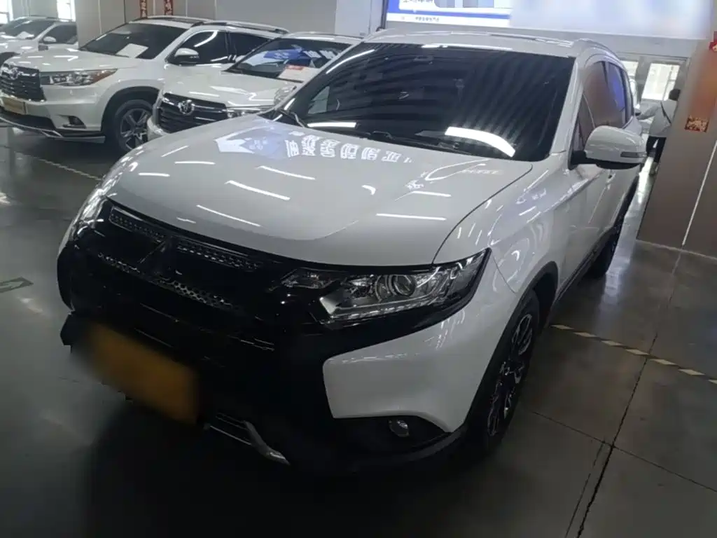 Mitsubishi Outlander — миниатюра 2