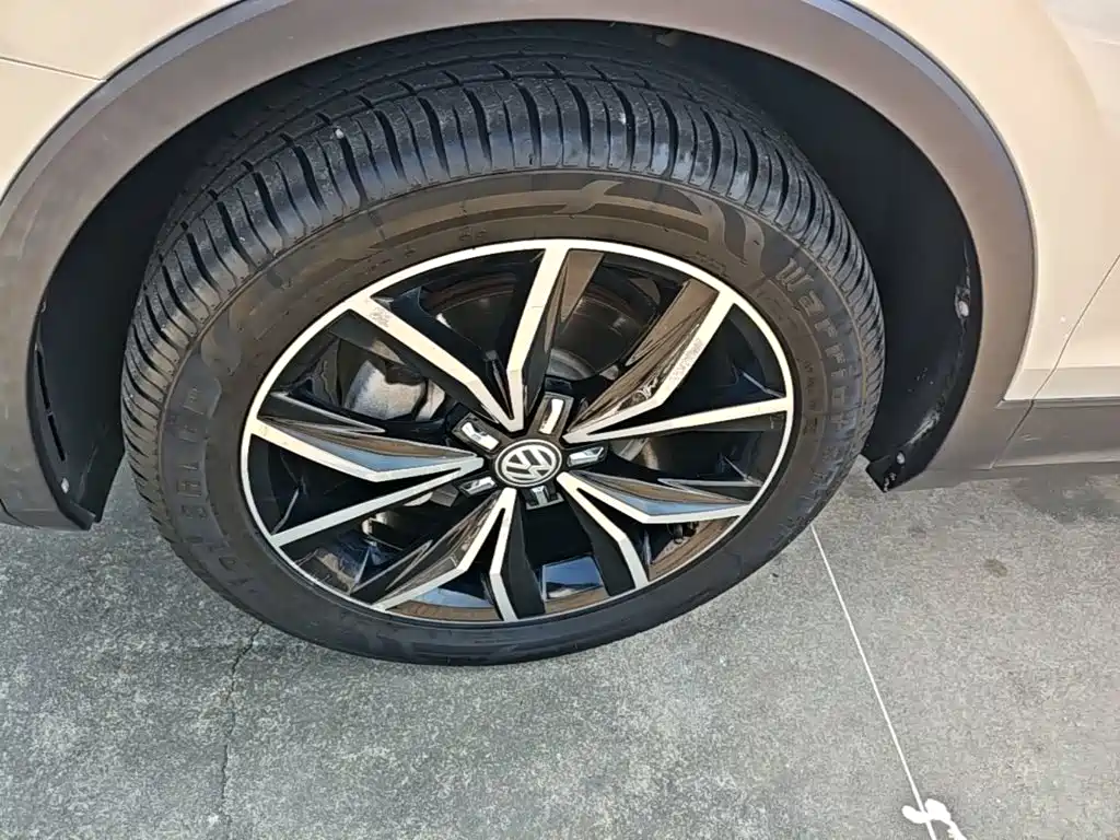 Volkswagen Tiguan L — миниатюра 23