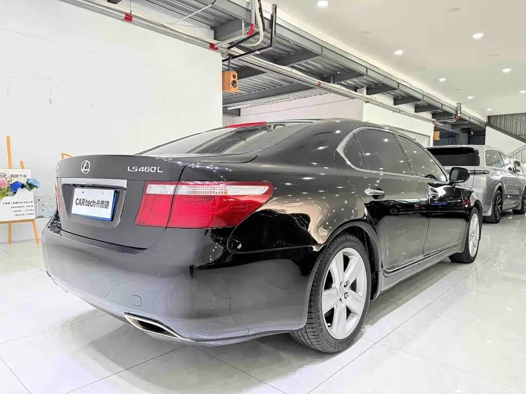 Lexus LS — миниатюра 6
