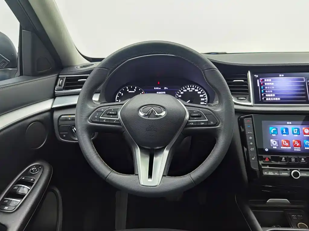 Infiniti QX50 — миниатюра 11