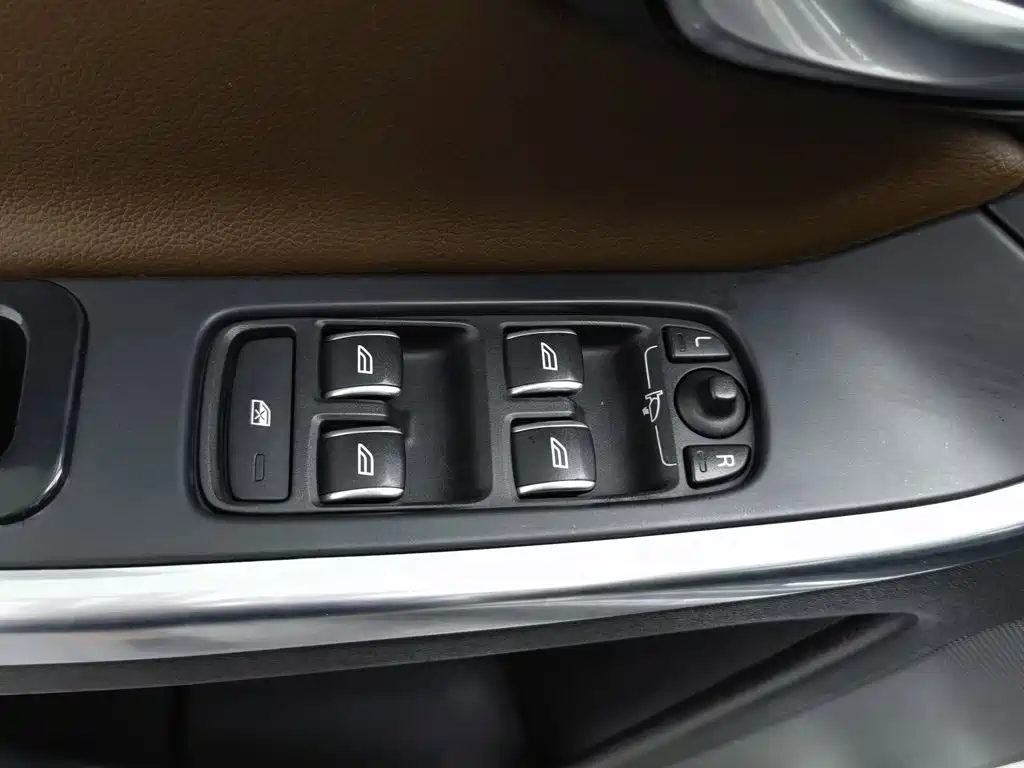 Volvo XC60 — миниатюра 9