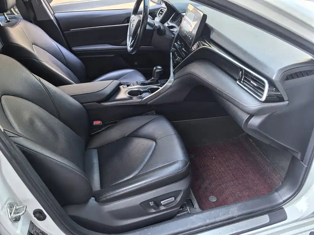 Toyota Camry — миниатюра 11