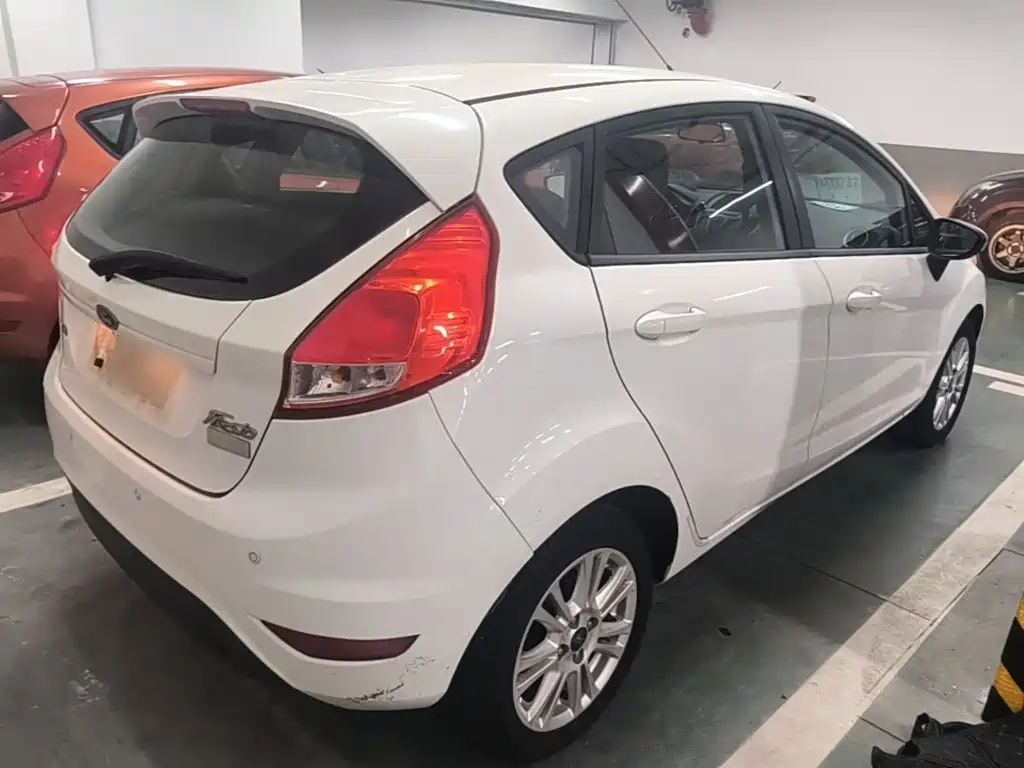 Ford Fiesta — миниатюра 7