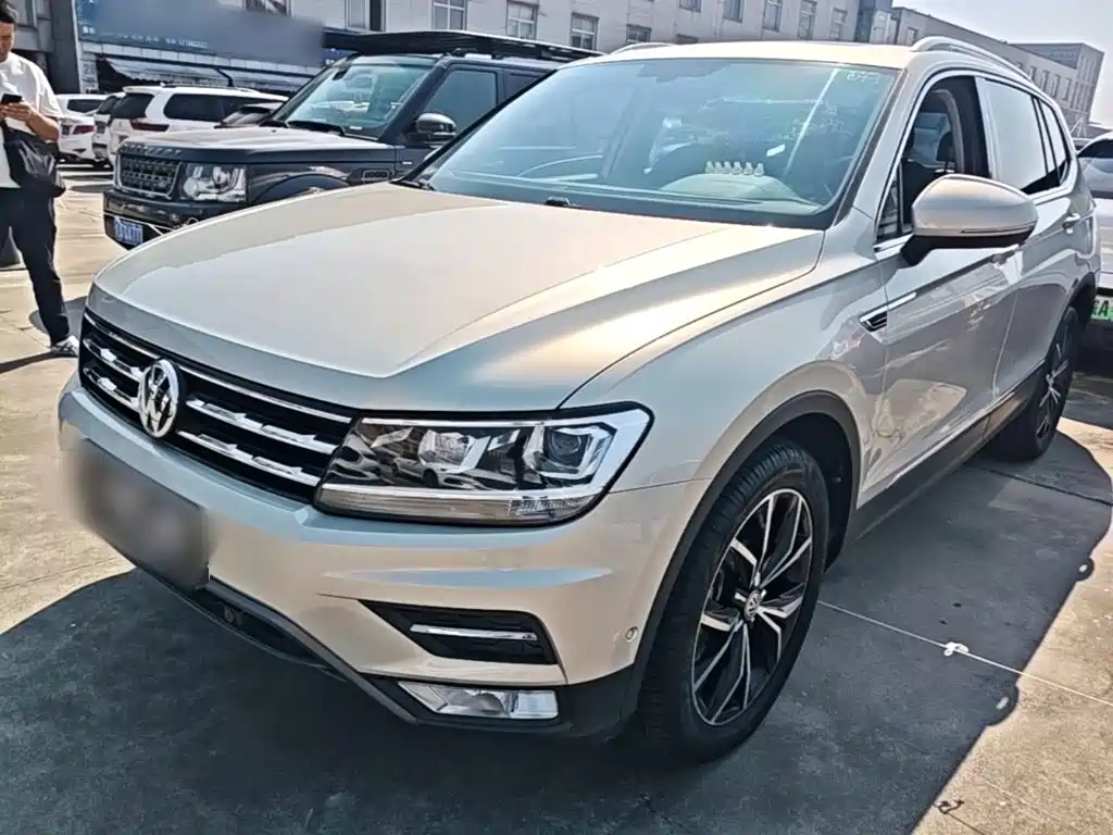 Volkswagen Tiguan L — миниатюра 2