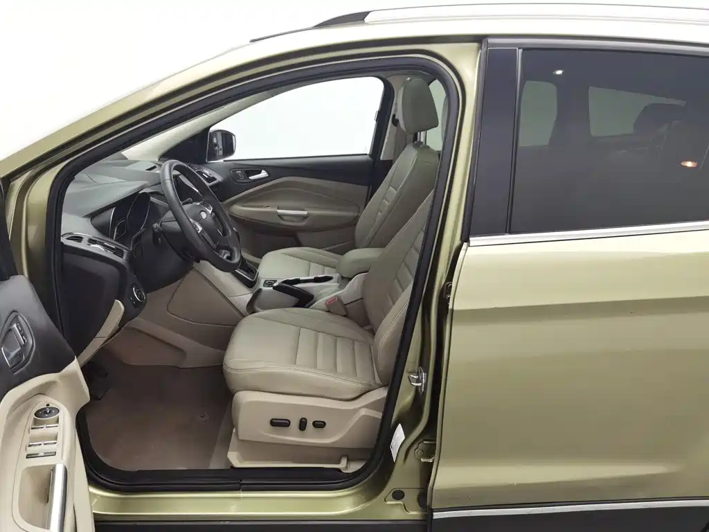 Ford Kuga — миниатюра 10