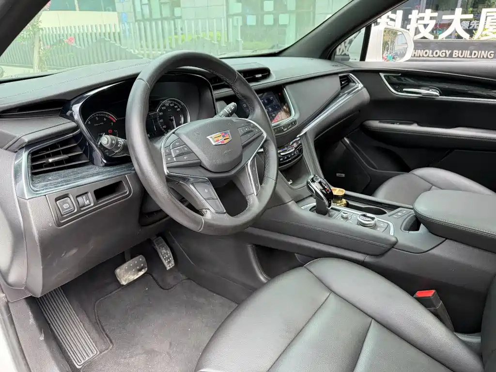 Cadillac XT5 — миниатюра 7