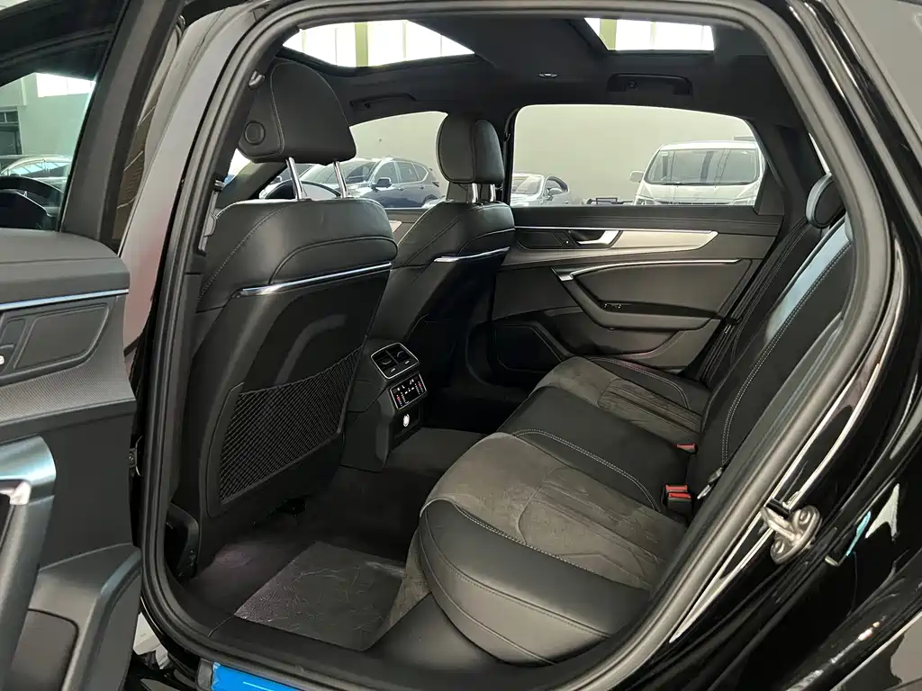 Audi A6L — миниатюра 12