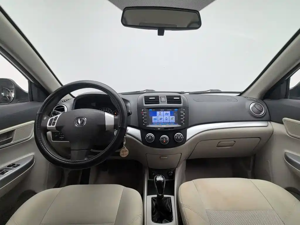 Changan V5 — миниатюра 5