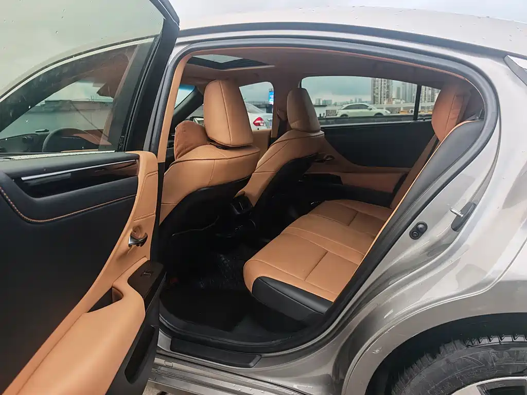 Lexus ES — миниатюра 9