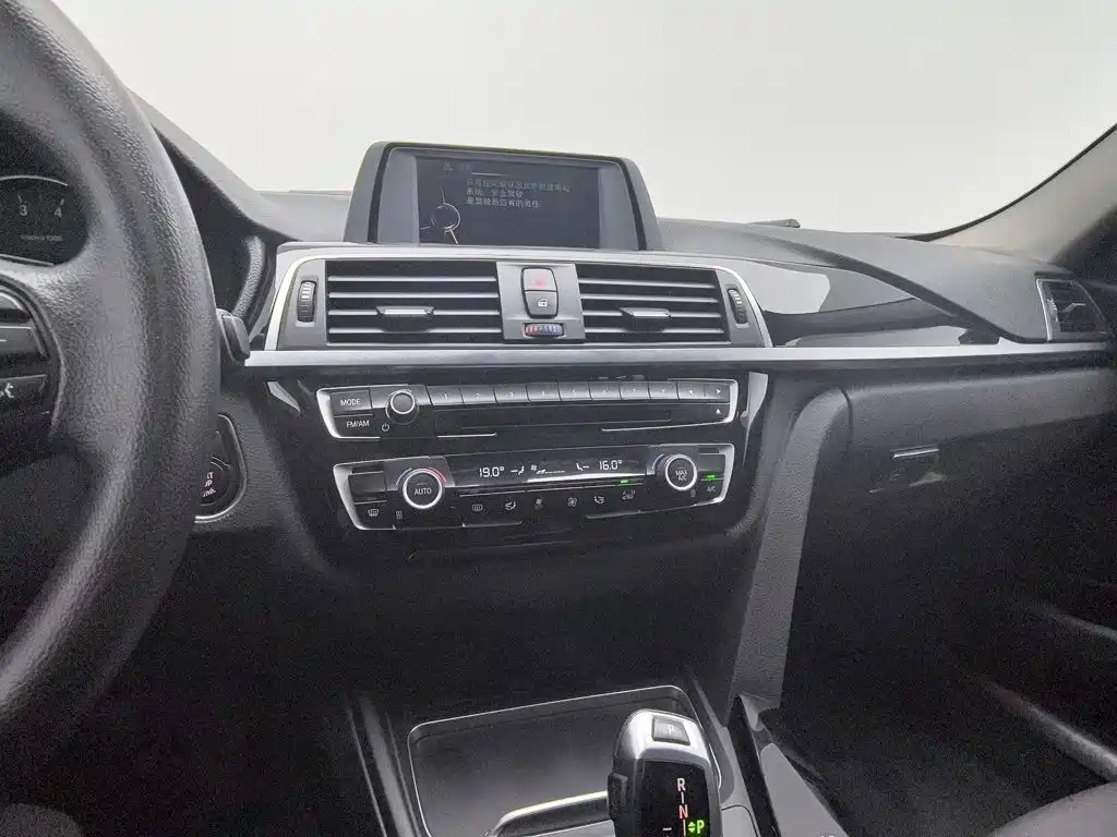 BMW 3 Series — миниатюра 12