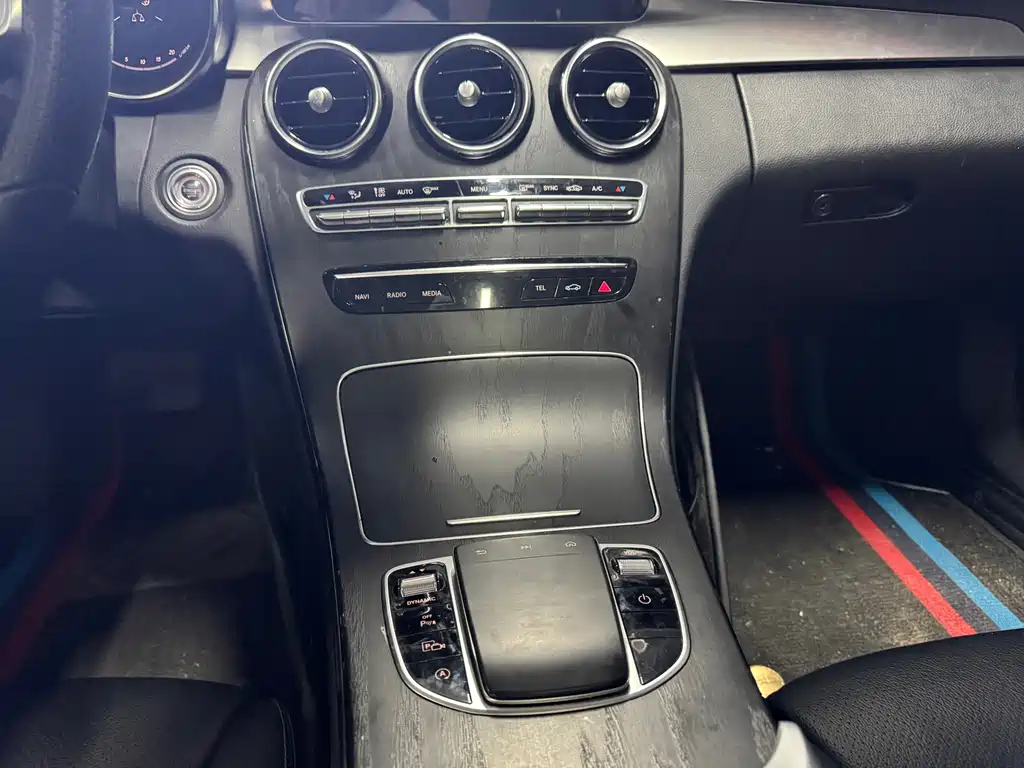 Mercedes-Benz C-Class — миниатюра 6