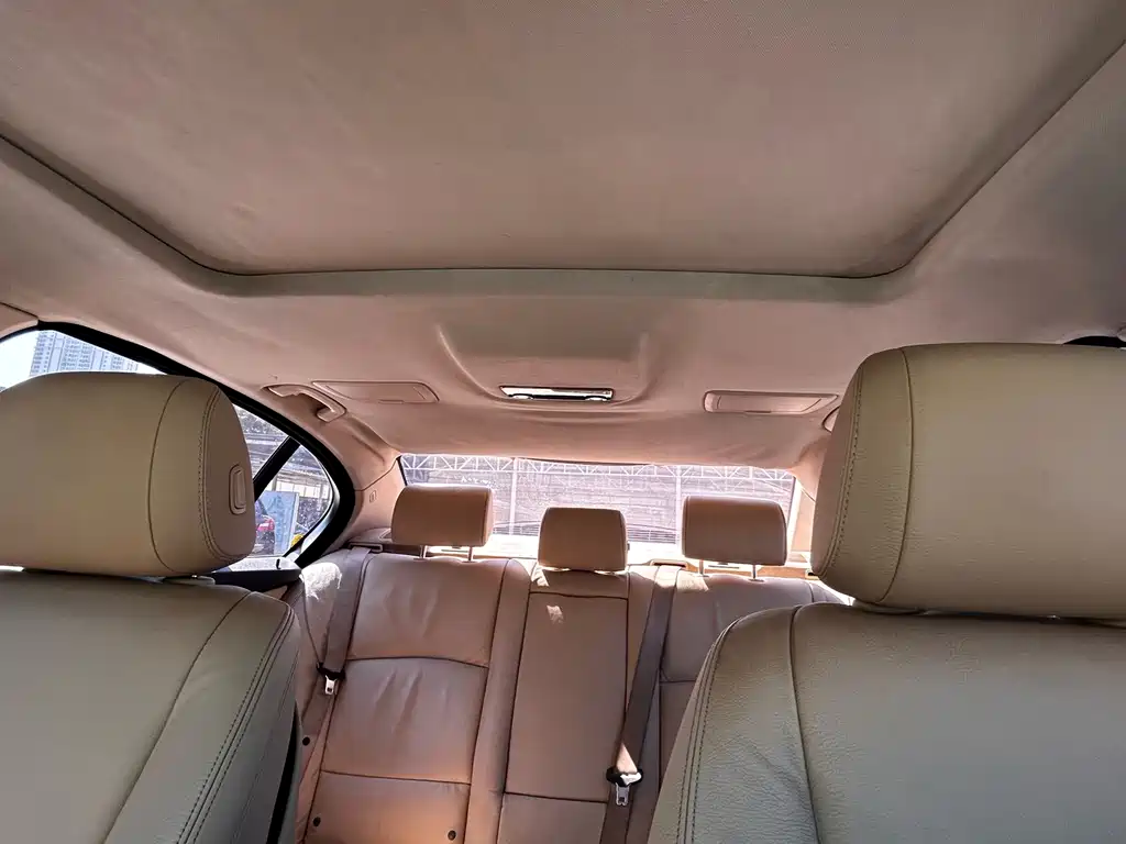 BMW 5 Series — миниатюра 17