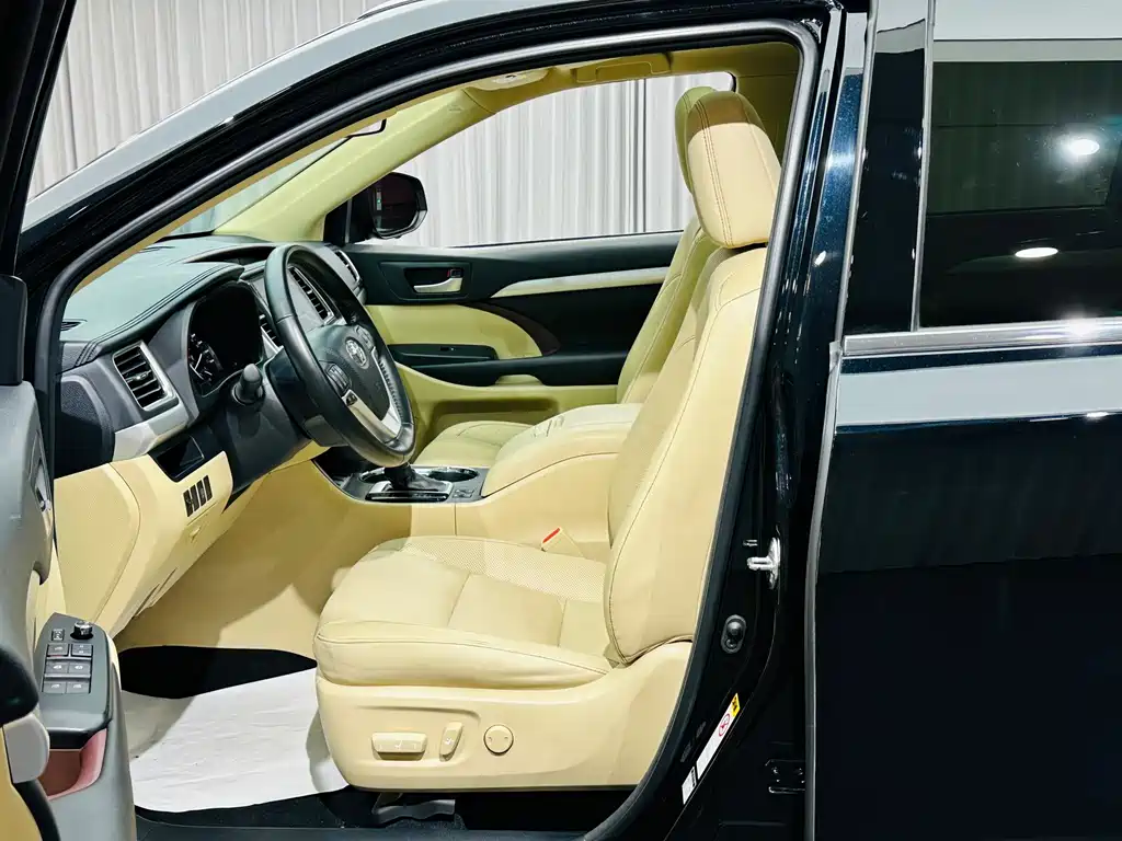 Toyota Highlander — миниатюра 8
