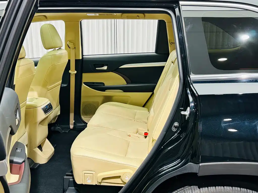Toyota Highlander — миниатюра 13