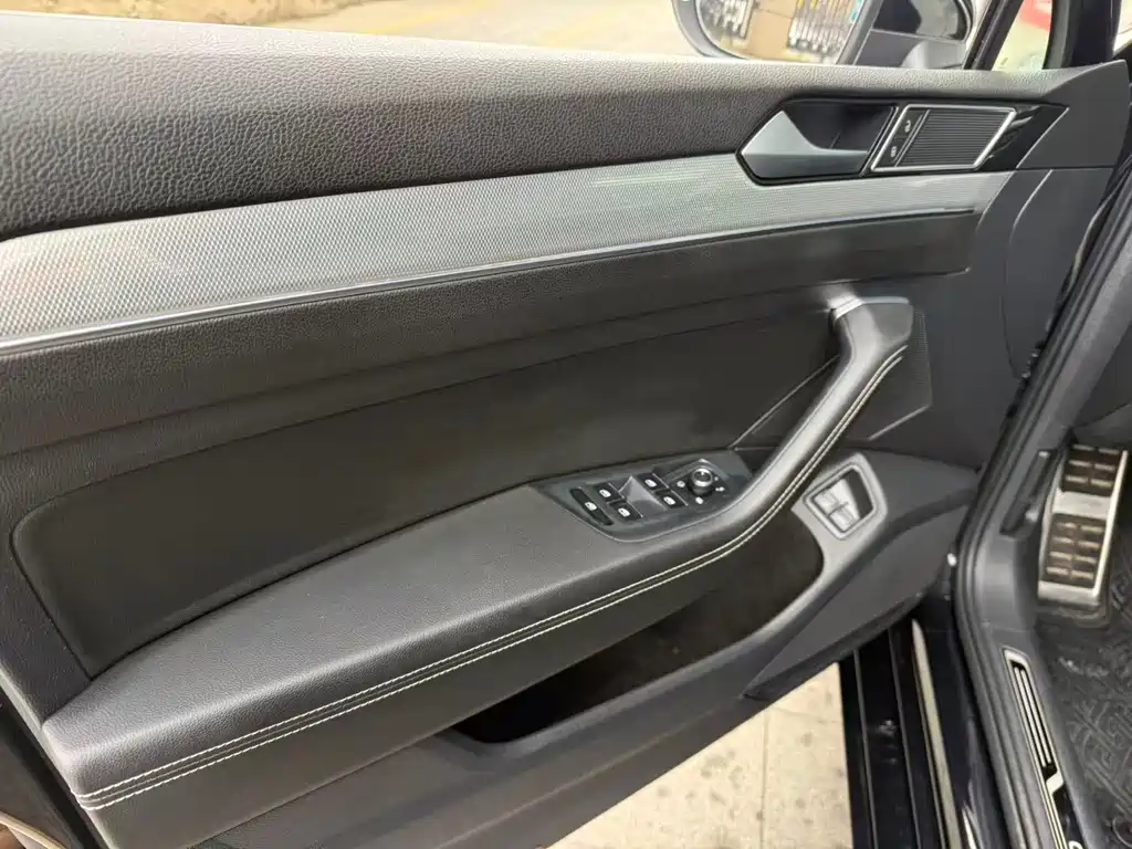 Volkswagen Magotan PHEV — миниатюра 4