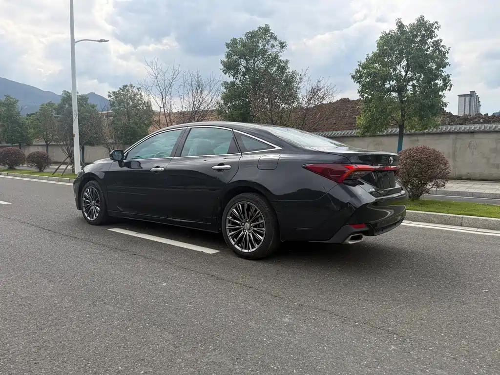 Toyota Avalon — миниатюра 16