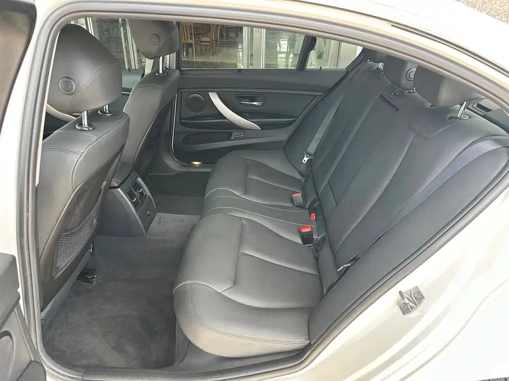BMW 3 Series — миниатюра 16