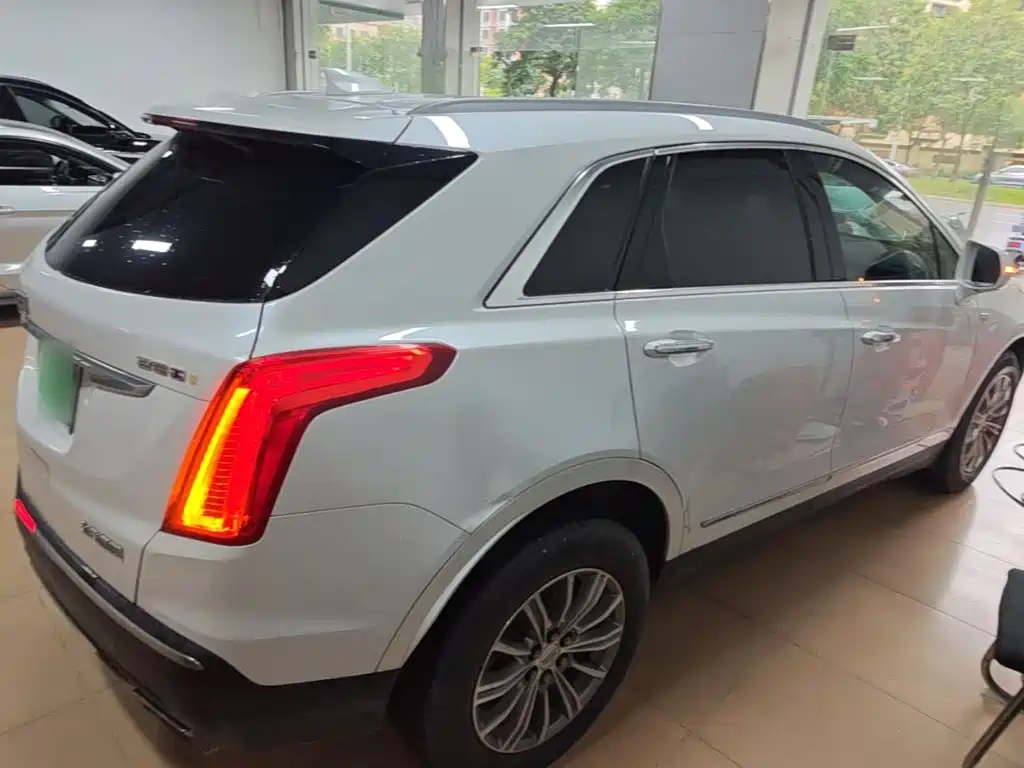 Cadillac XT5 — миниатюра 7