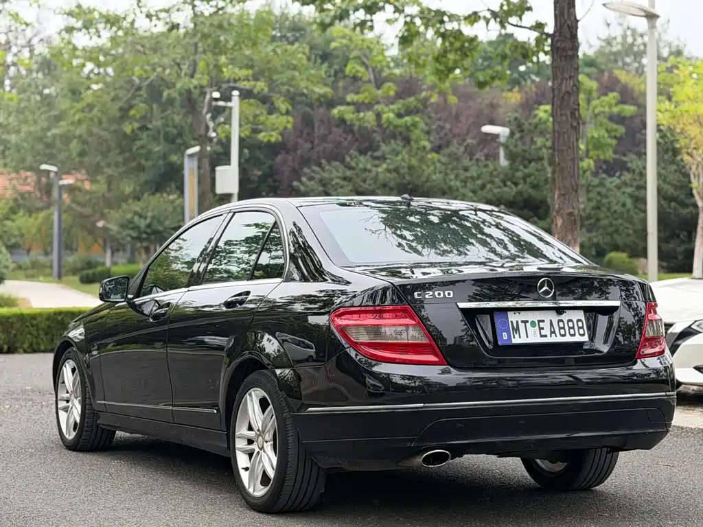 Mercedes-Benz C-Class — миниатюра 6