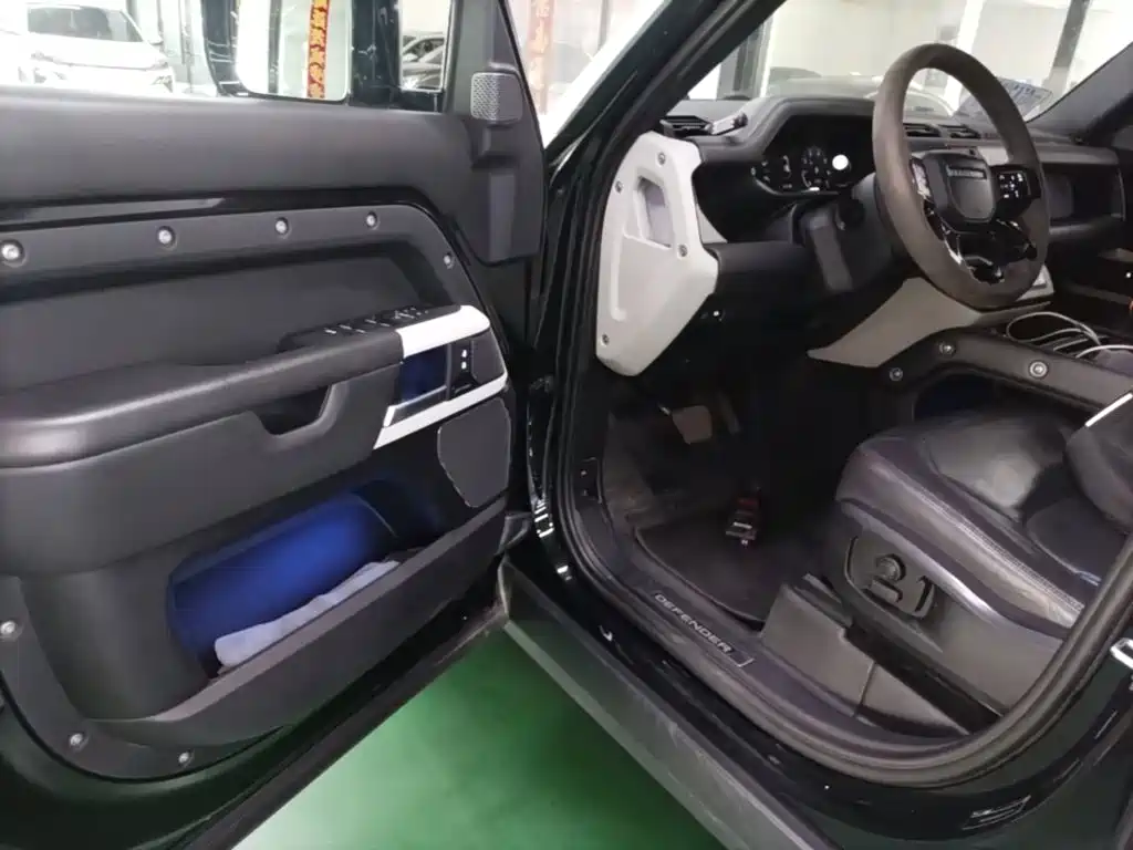 Land Rover Defender — миниатюра 16