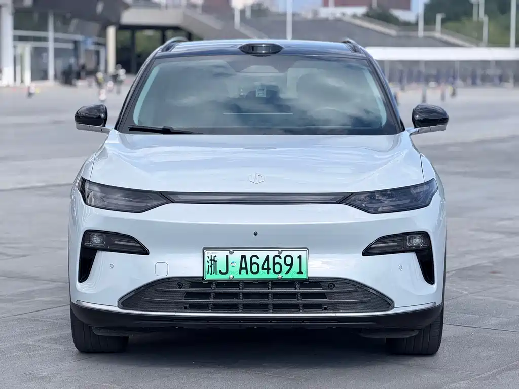 Leapmotor Leapmotor C11 — миниатюра 2