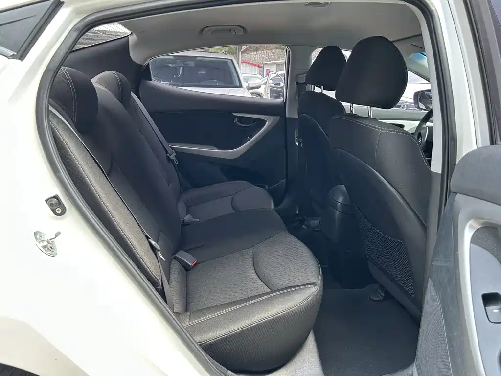 Hyundai Elantra Langdong — миниатюра 5