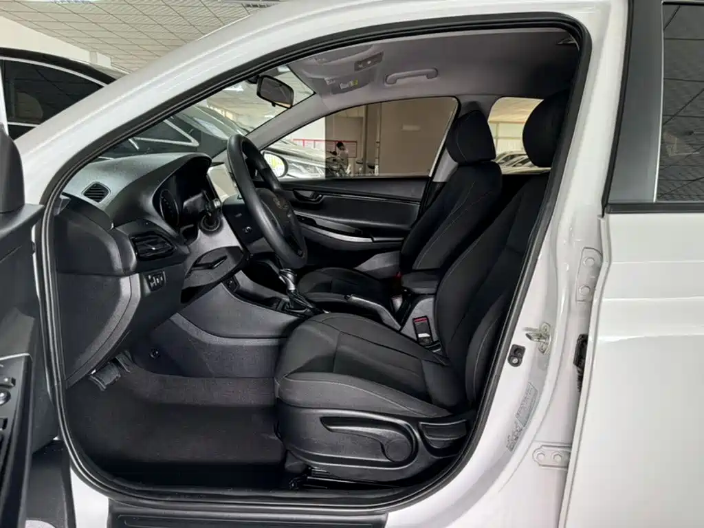 Hyundai Elantra — миниатюра 8