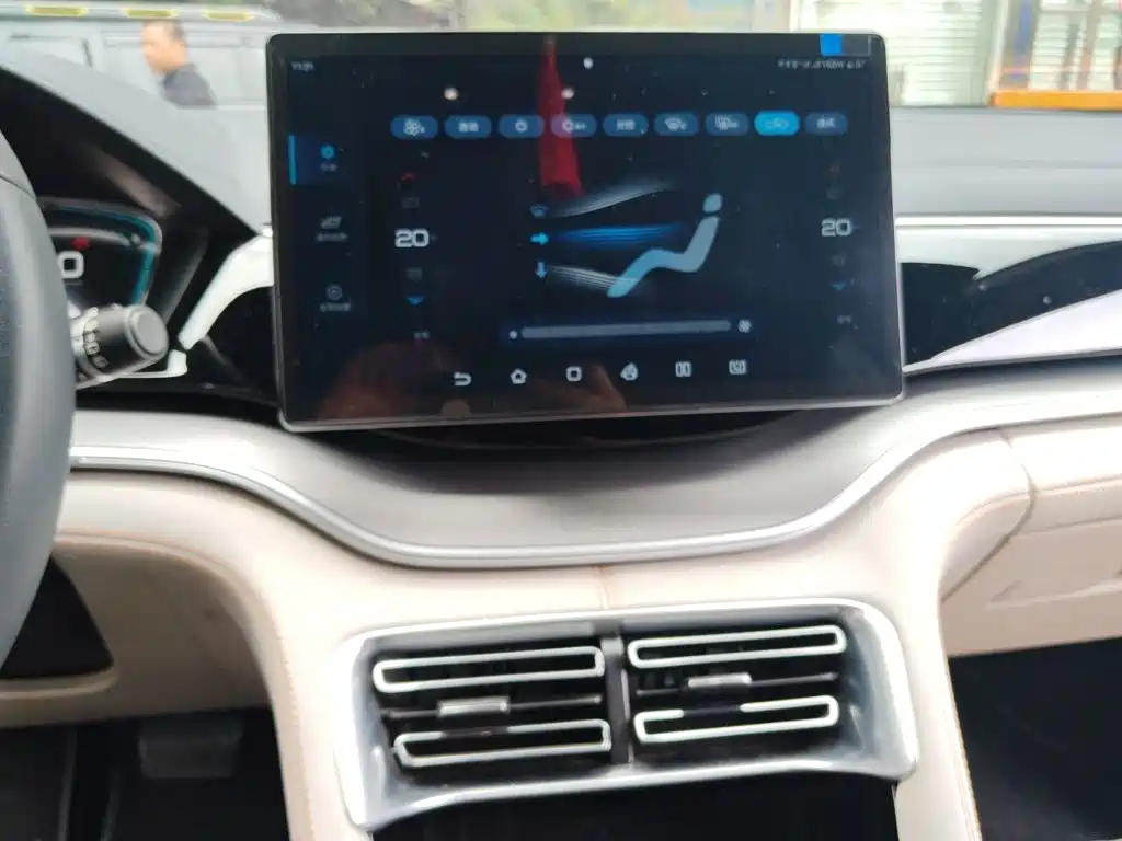 BYD PLUS New Energy — миниатюра 14