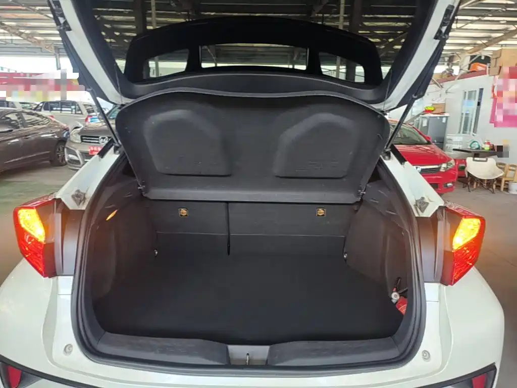 Toyota C-HR — миниатюра 19