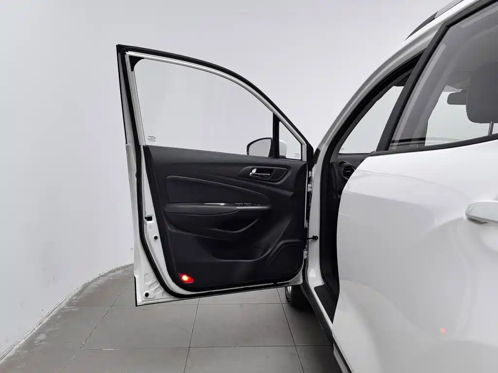Changan CS15 — миниатюра 8