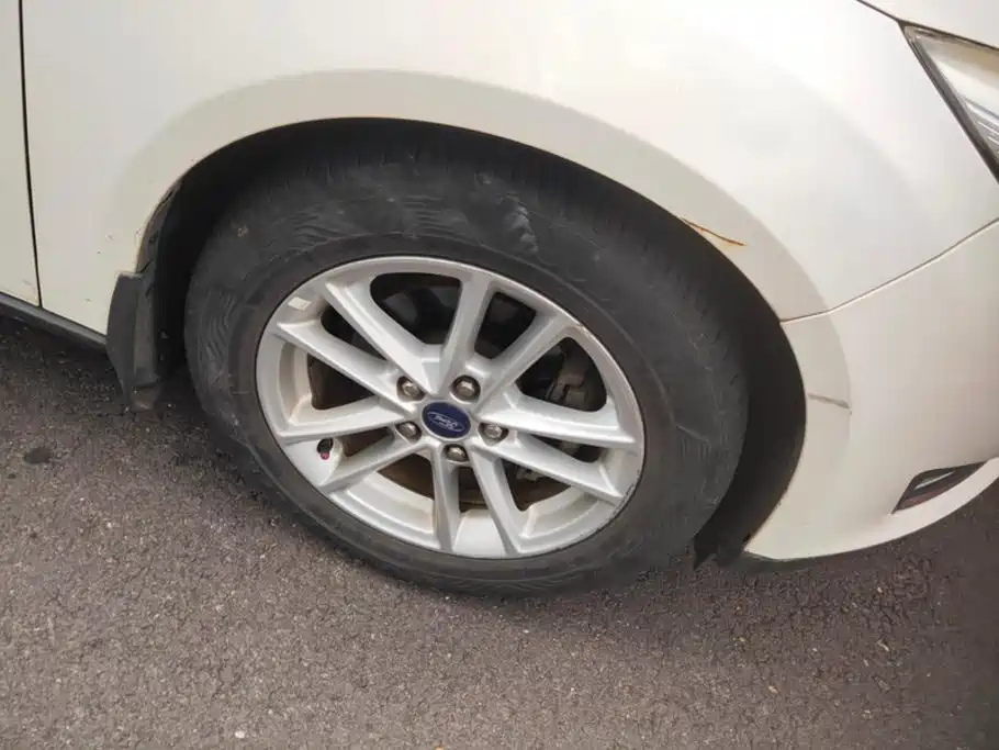 Ford Focus — миниатюра 6