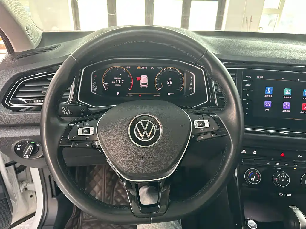 Volkswagen T-Roc — миниатюра 15