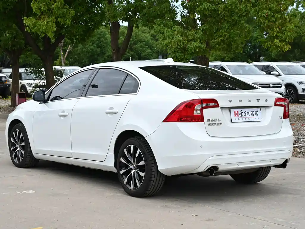 Volvo S60 — миниатюра 3