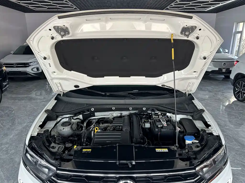 Volkswagen T-Roc — миниатюра 21