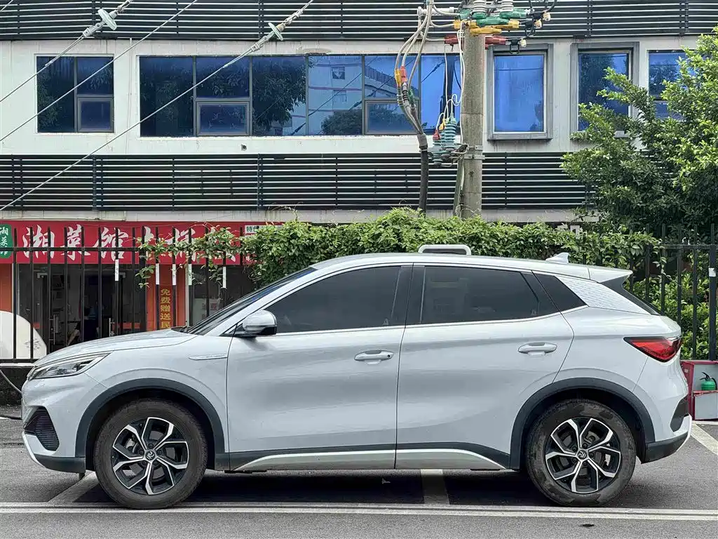 BYD Yuan Plus — миниатюра 8