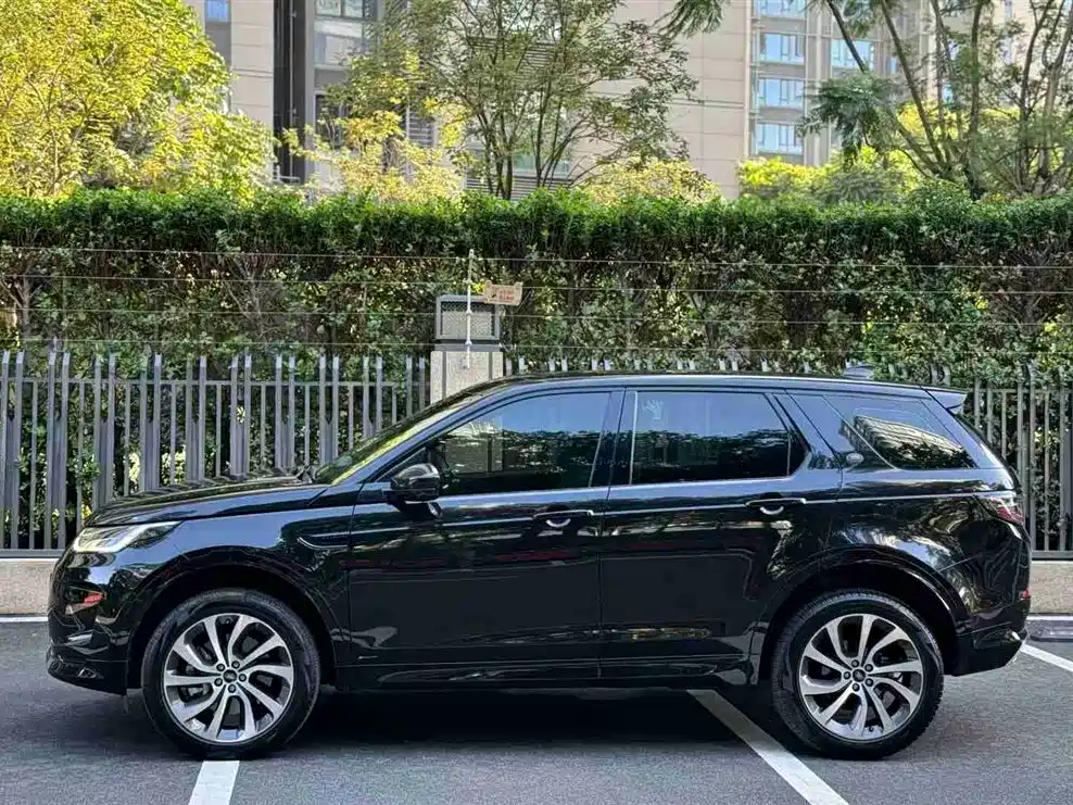 LAND ROVER DISCOVER SPORTS