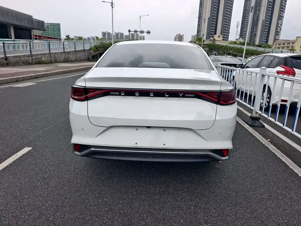 Geely Emgrand L — миниатюра 8