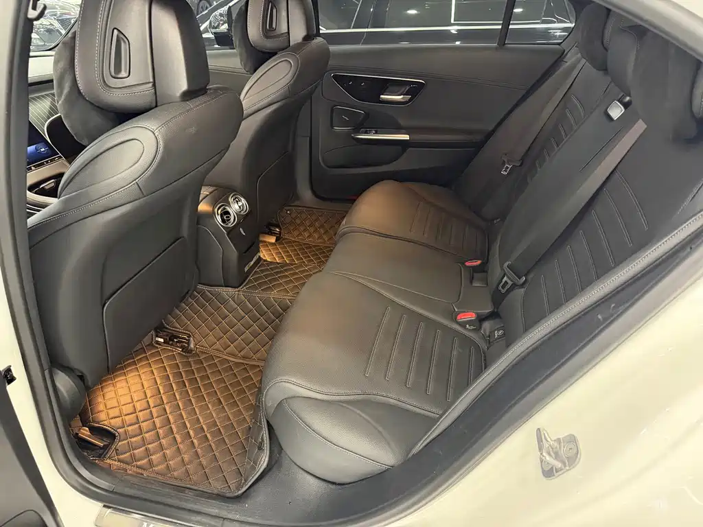 Mercedes-Benz C-Class — миниатюра 5