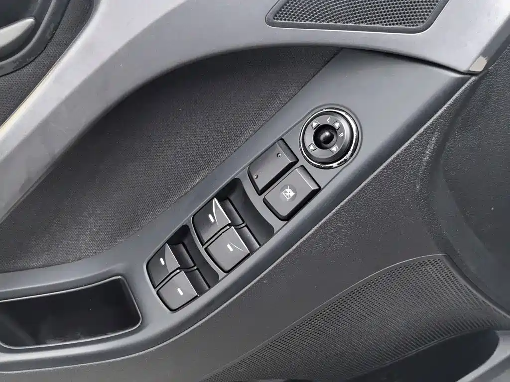 Hyundai Elantra Langdong — миниатюра 9
