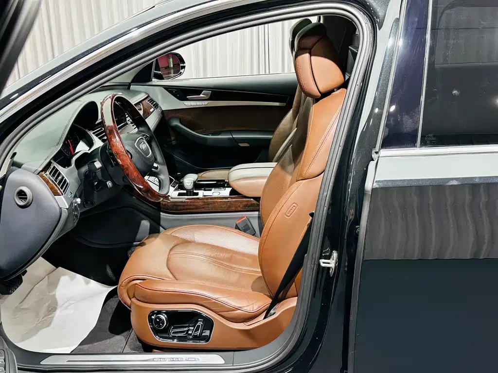 Audi A8 — миниатюра 10