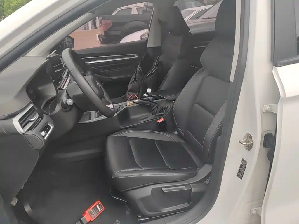 Geely Emgrand — миниатюра 15