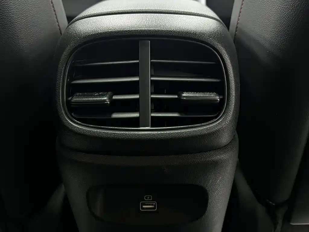 Hyundai Elantra — миниатюра 11