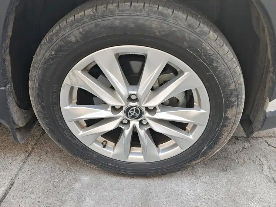 Toyota Corolla Cross — миниатюра 6