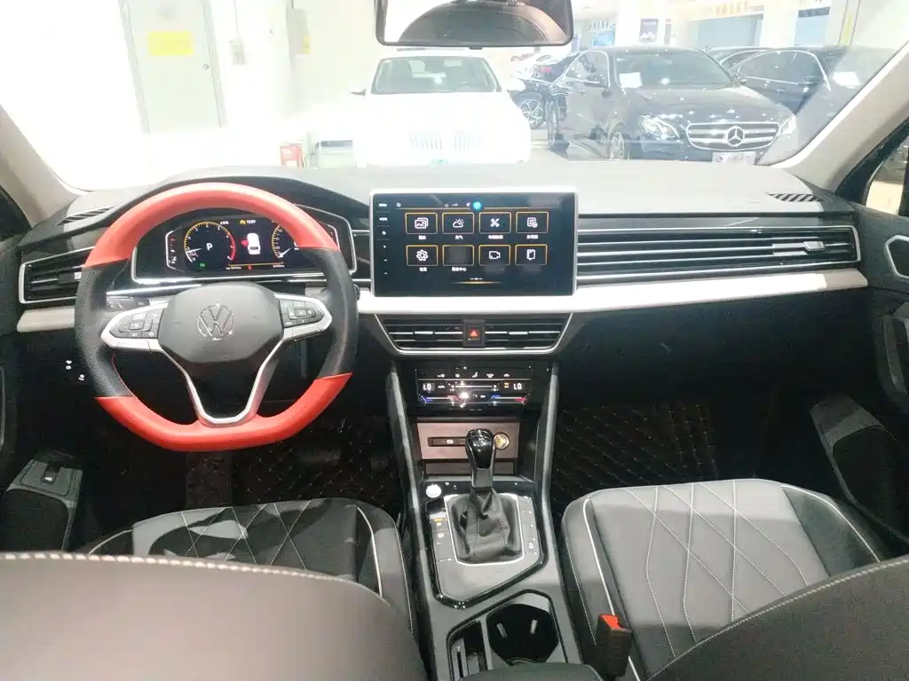 Volkswagen Tiguan L — миниатюра 10