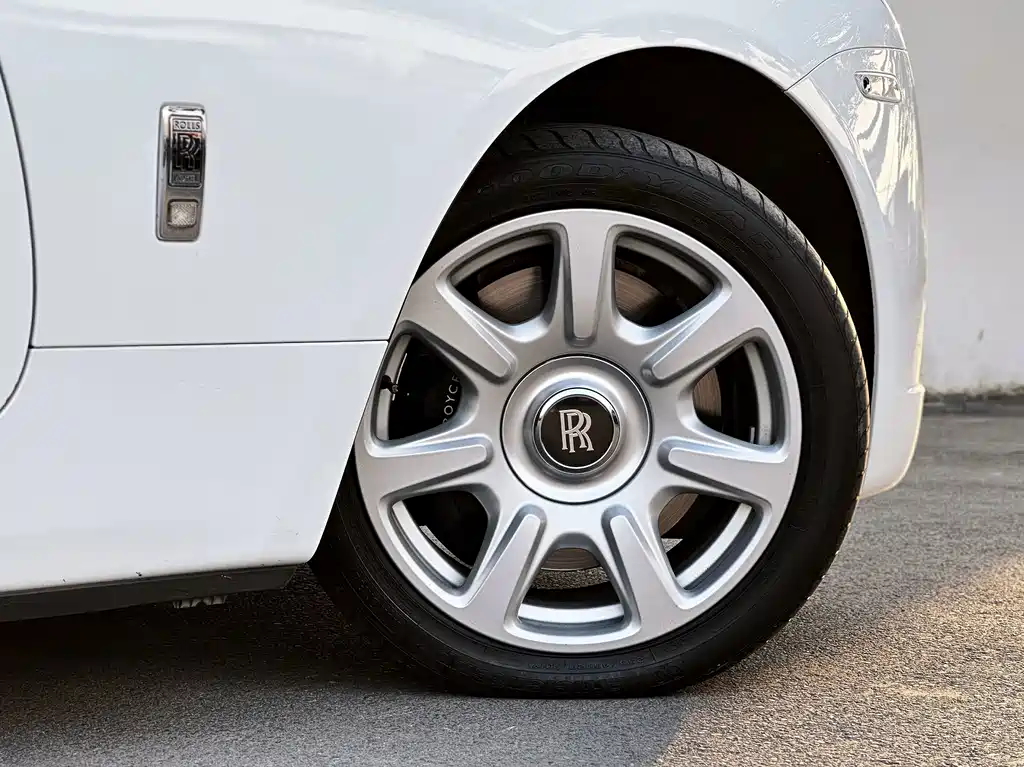 Rolls-Royce Dawn — миниатюра 9