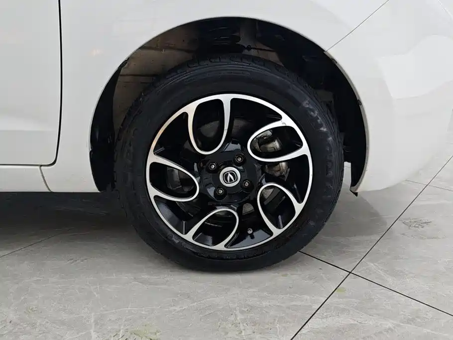 Changan Benben E-Star — миниатюра 6