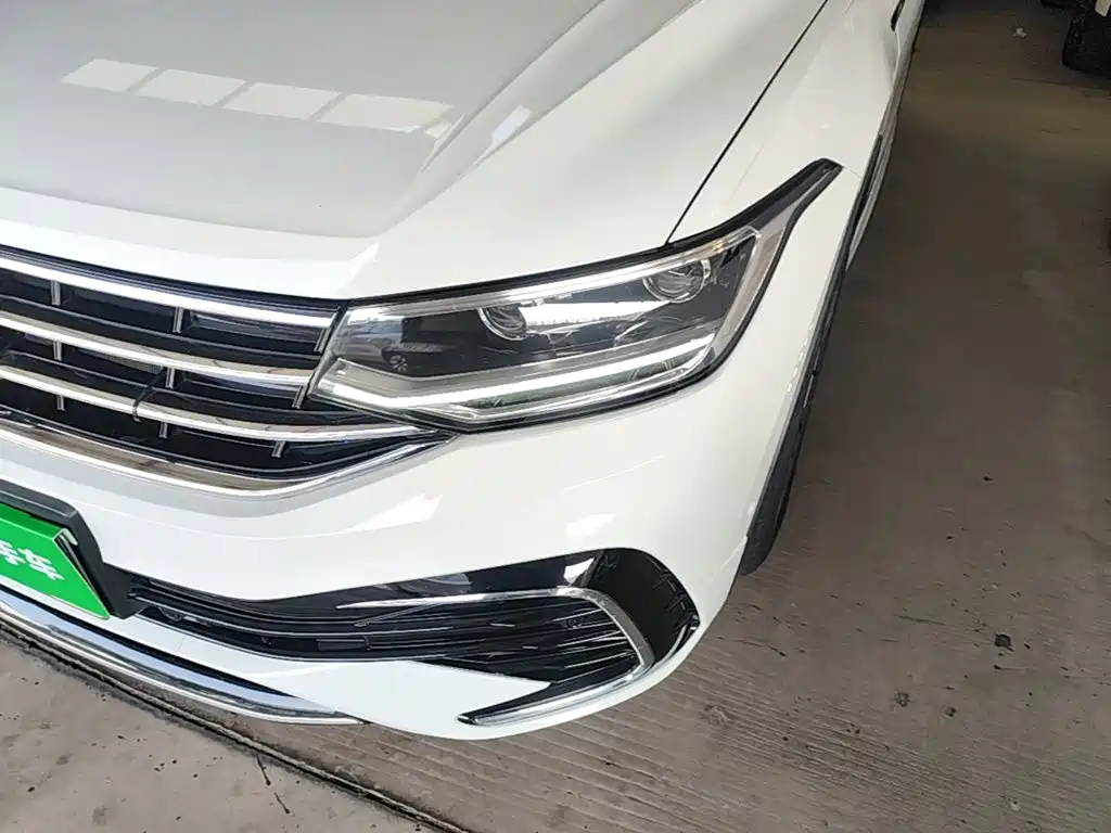 Volkswagen Tiguan L — миниатюра 24