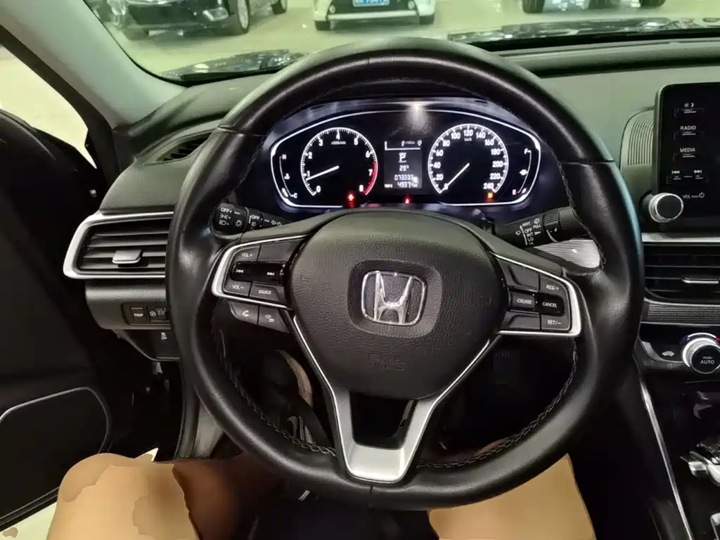 Honda Accord — миниатюра 11
