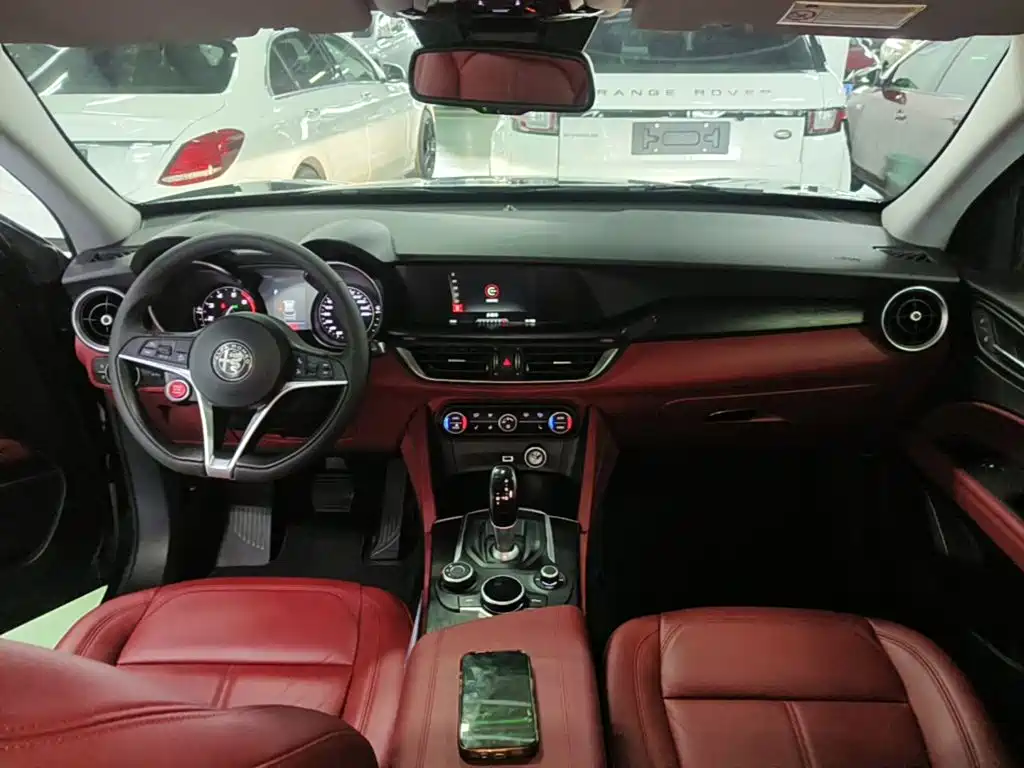 Alfa Romeo Stelvio — миниатюра 10