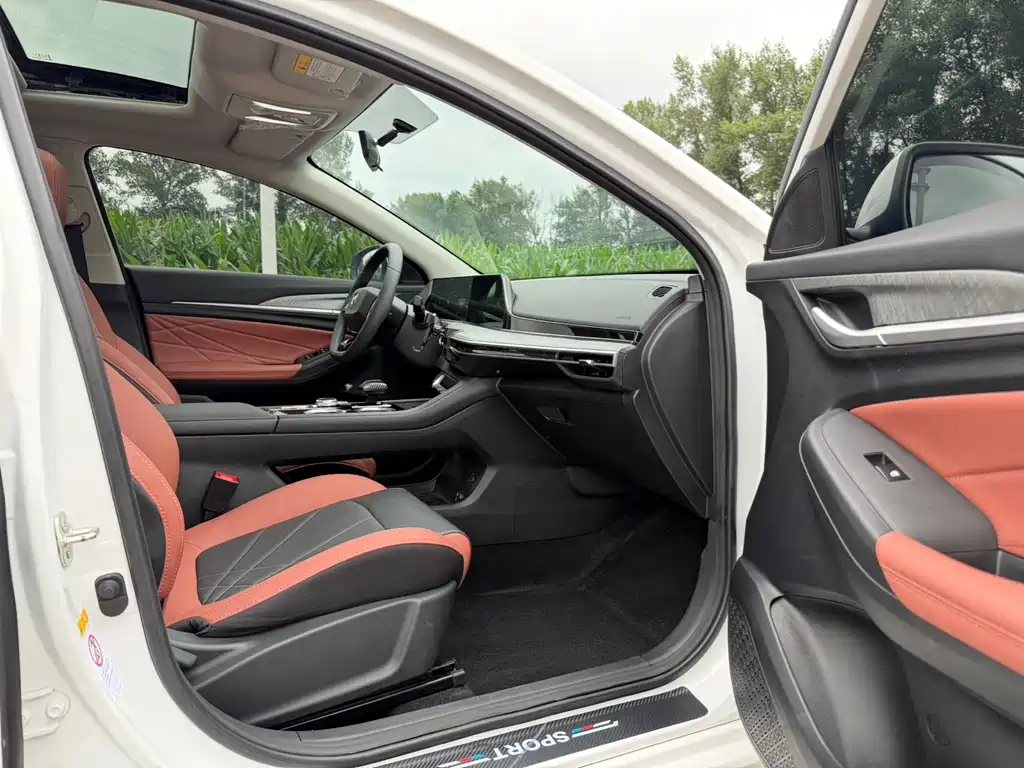 Changan Eado — миниатюра 5